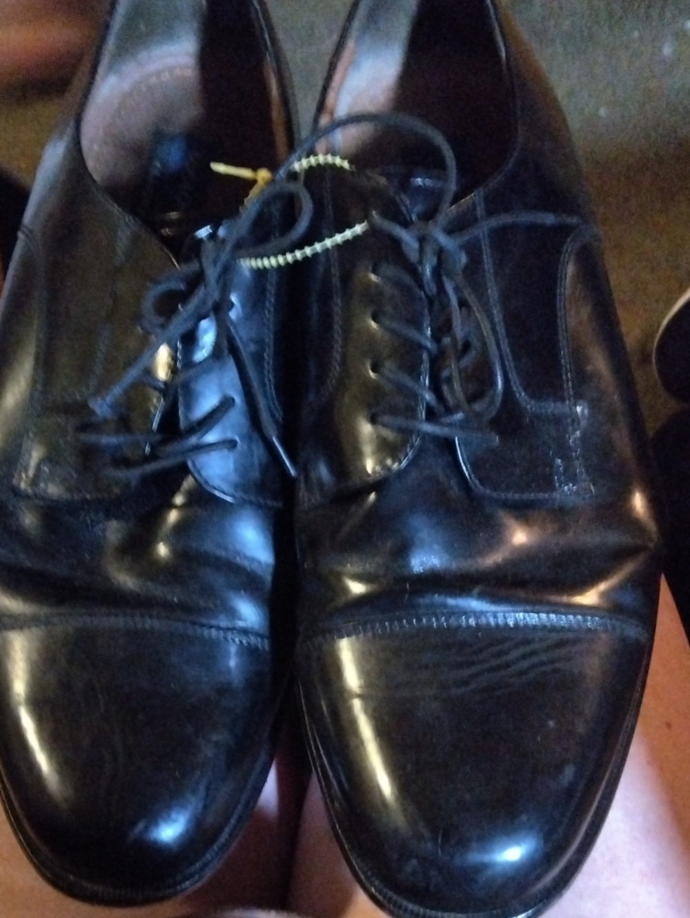 Bostonian Black Leather Lace-Up Cap-Toe Oxfords